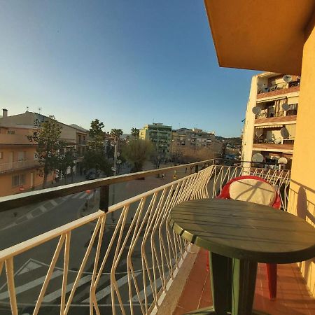 Diana Apartamento Con Terraza Muy Cerca Del Mar Pineda de Mar Exteriör bild