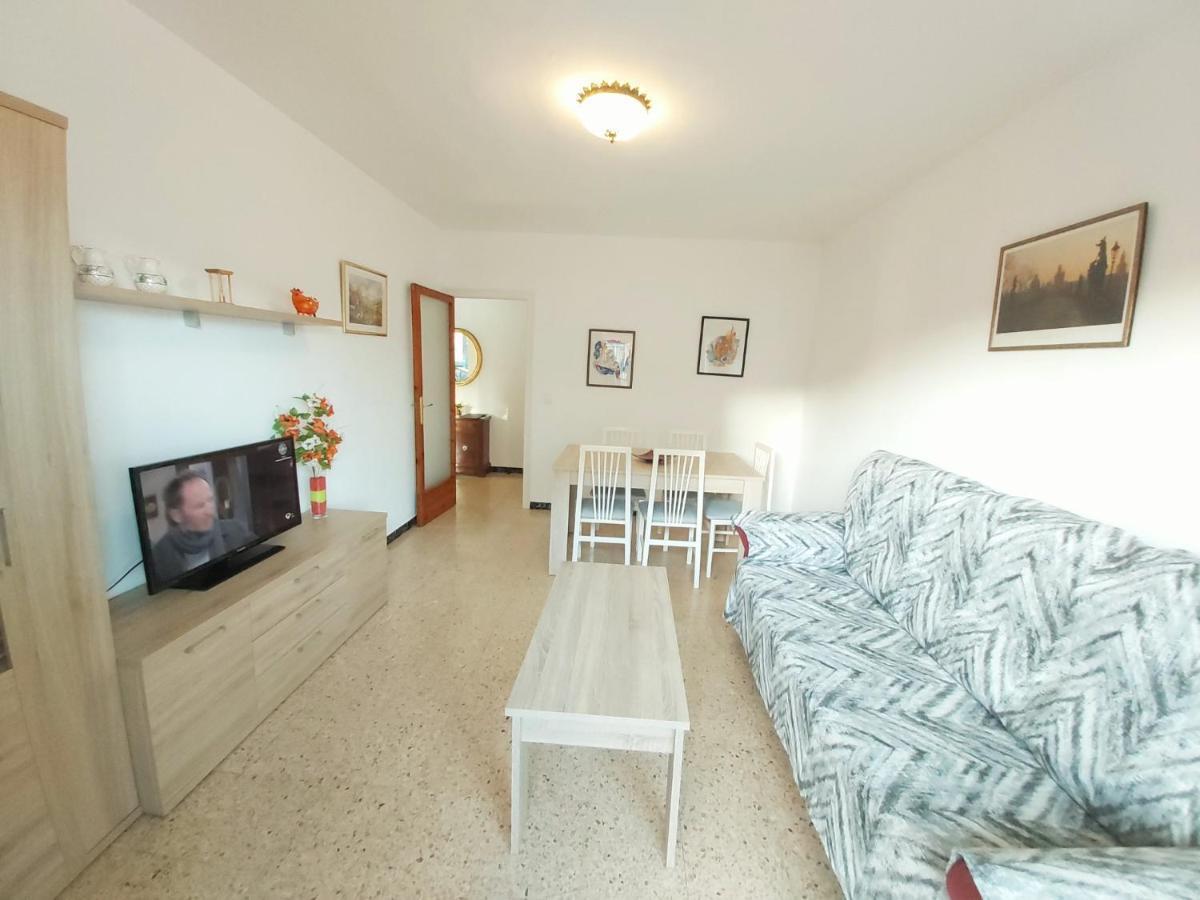 Diana Apartamento Con Terraza Muy Cerca Del Mar Pineda de Mar Exteriör bild