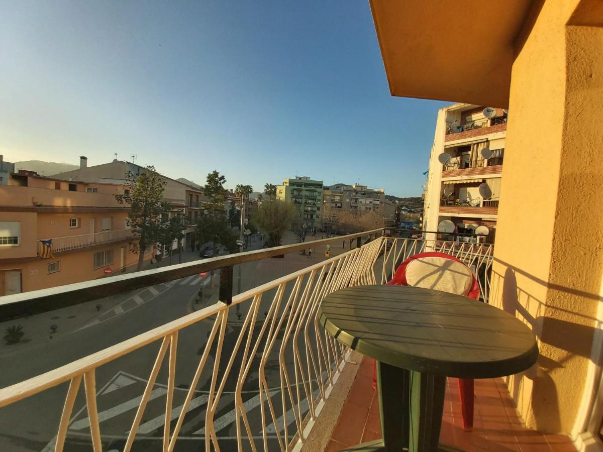 Diana Apartamento Con Terraza Muy Cerca Del Mar Pineda de Mar Exteriör bild